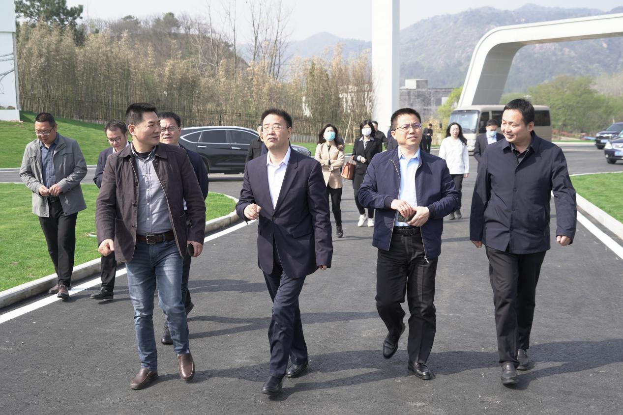 中林集團黨委委員、副總經(jīng)理李留彬到金源油茶考察：聚焦油茶產(chǎn)業(yè)一二三產(chǎn)融合發(fā)展